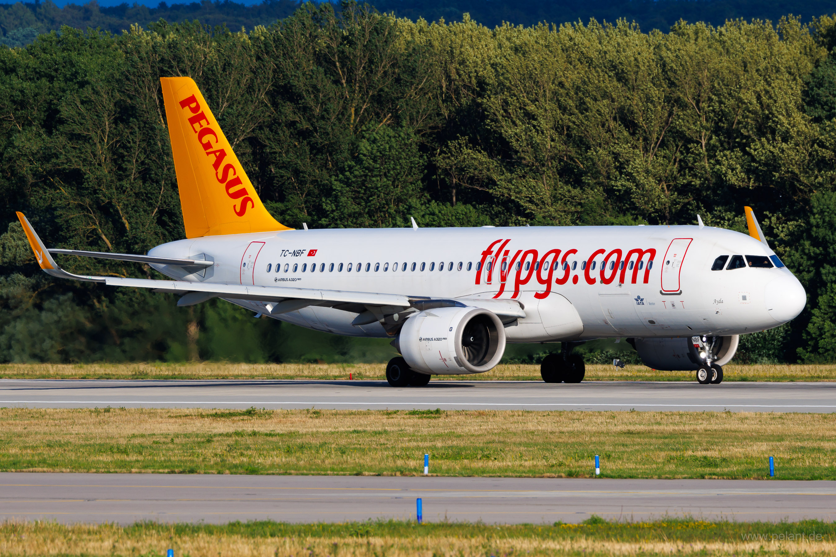 TC-NBF Pegasus Airlines Airbus A320-251N in Stuttgart / STR