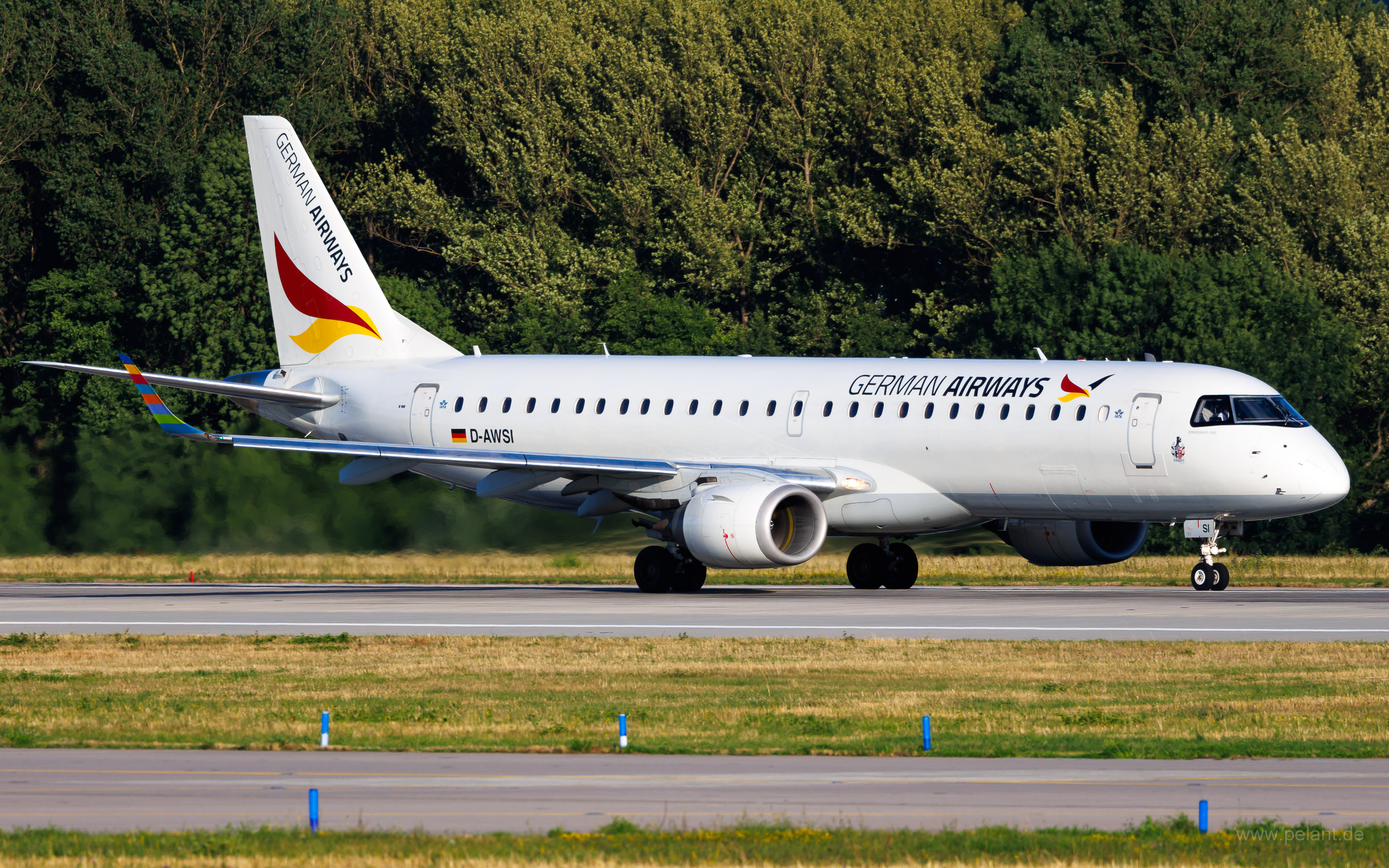 D-AWSI German Airways Embraer 190 in Stuttgart / STR