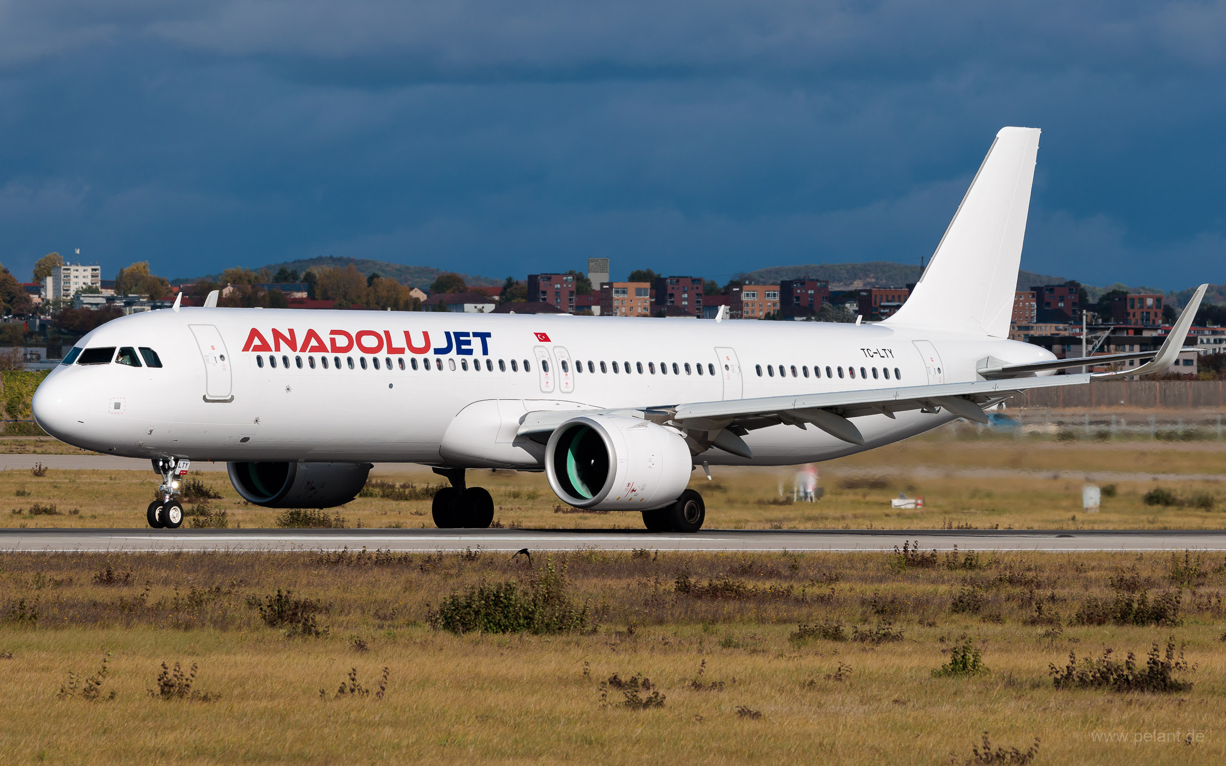 TC-LTY AnadoluJet Airbus A321-271NX in Stuttgart / STR