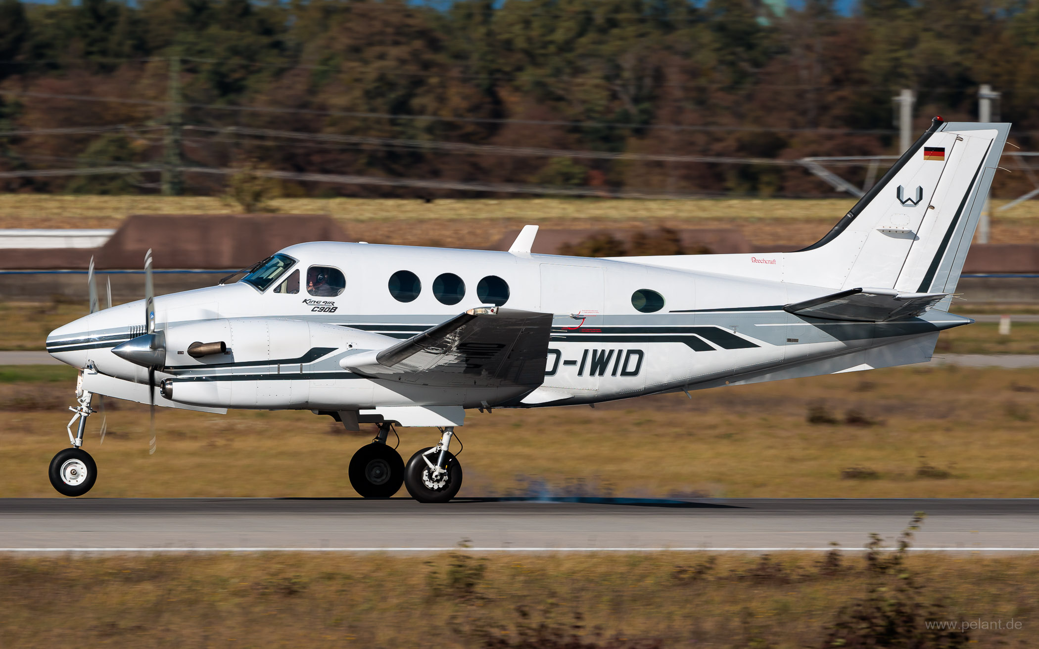 D-IWID ? Beech C90B King Air in Stuttgart / STR