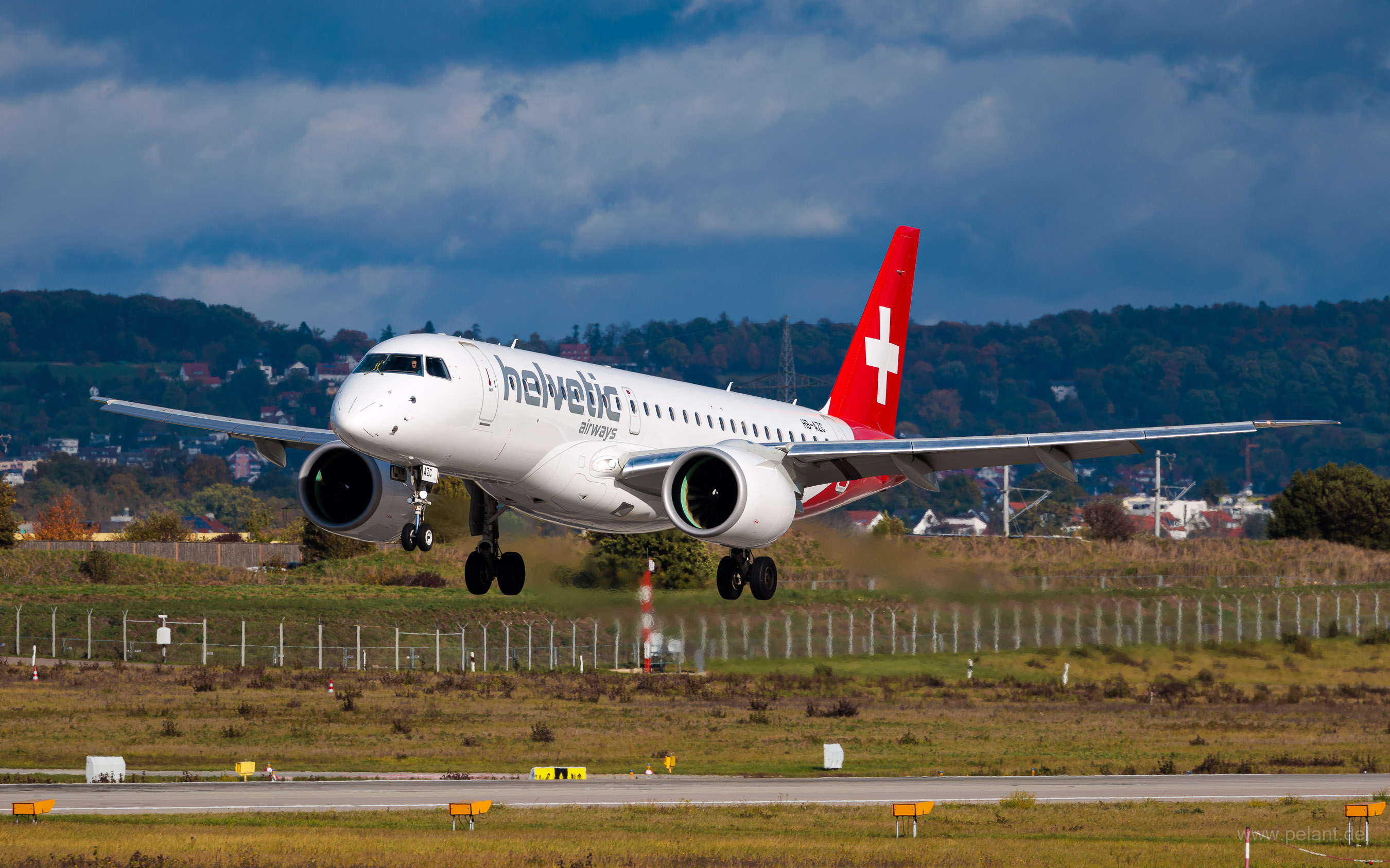 HB-AZC Helvetic Airways Embraer 190-E2 in Stuttgart / STR