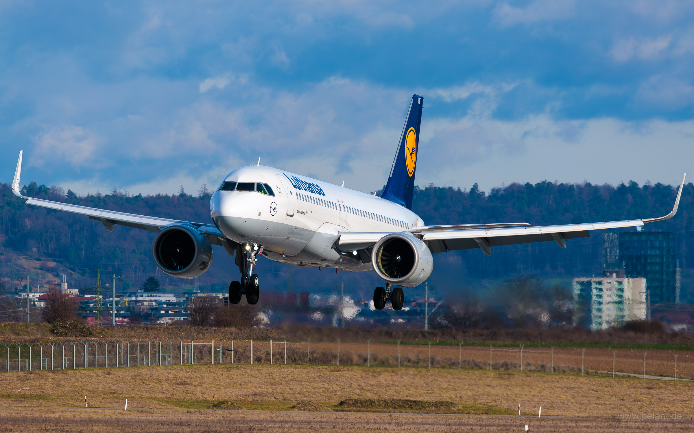D-AINF Lufthansa Airbus A320-271N in Stuttgart / STR