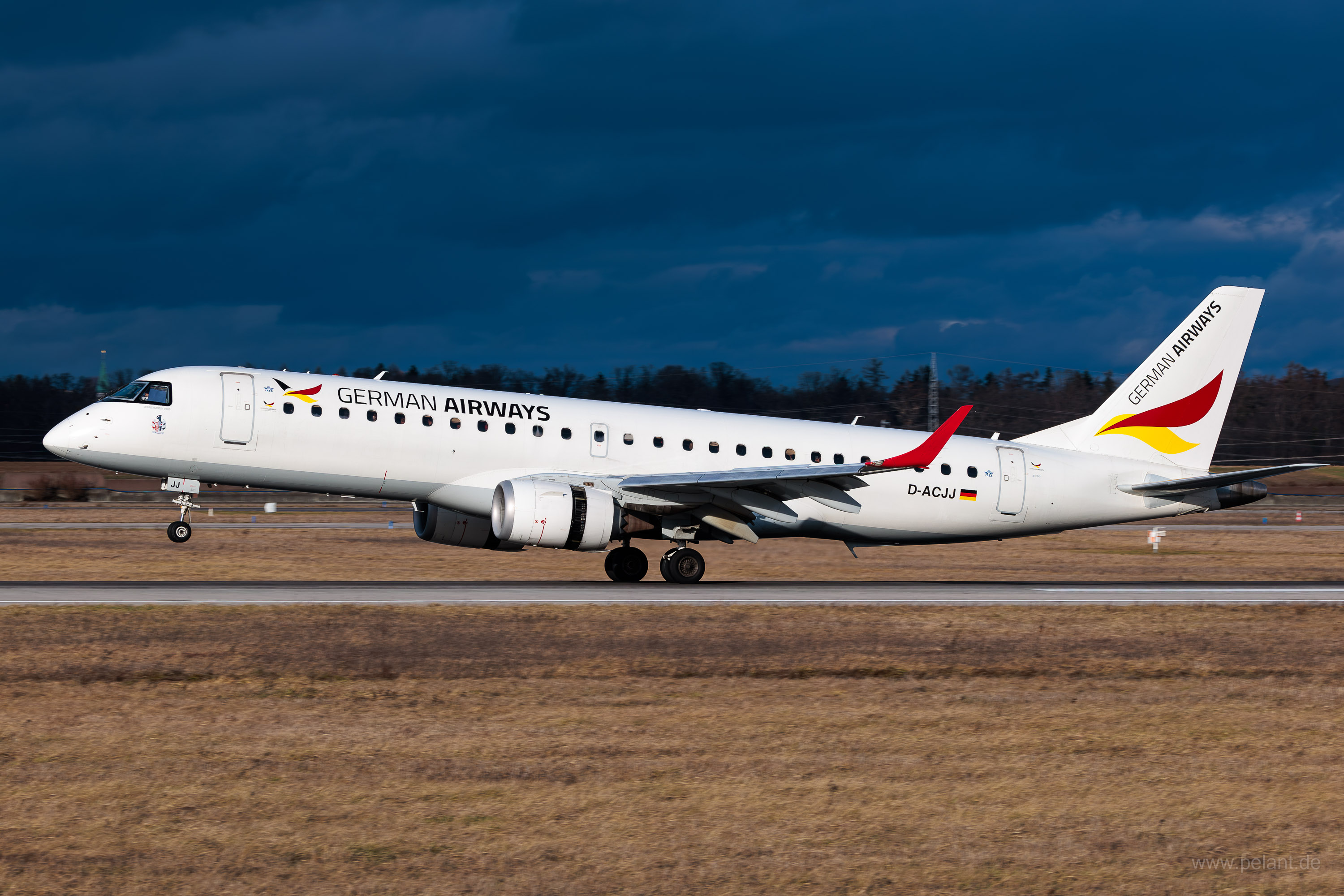 D-ACJJ German Airways Embraer 190 in Stuttgart / STR