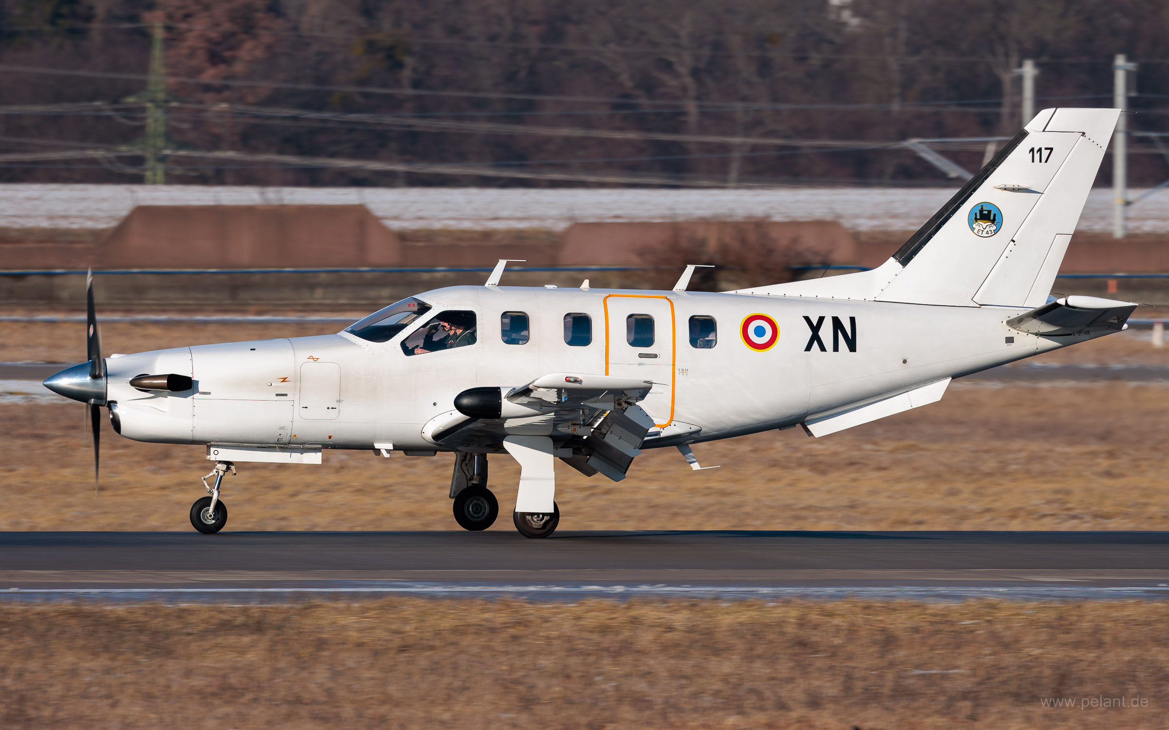 117 Frankreich Socata TBM-700 in Stuttgart / STR