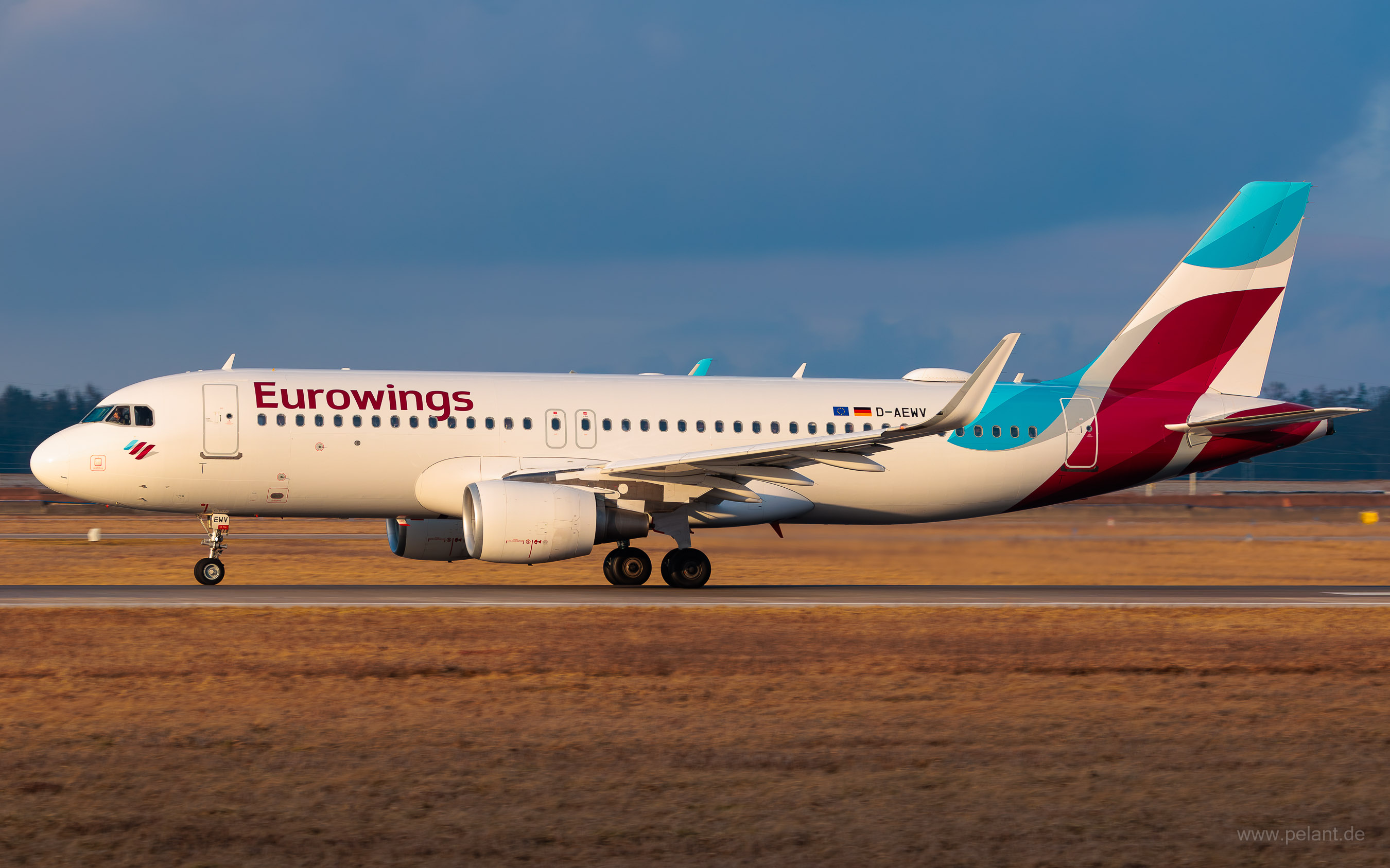 D-AEWV Eurowings Airbus A320-214 in Stuttgart / STR