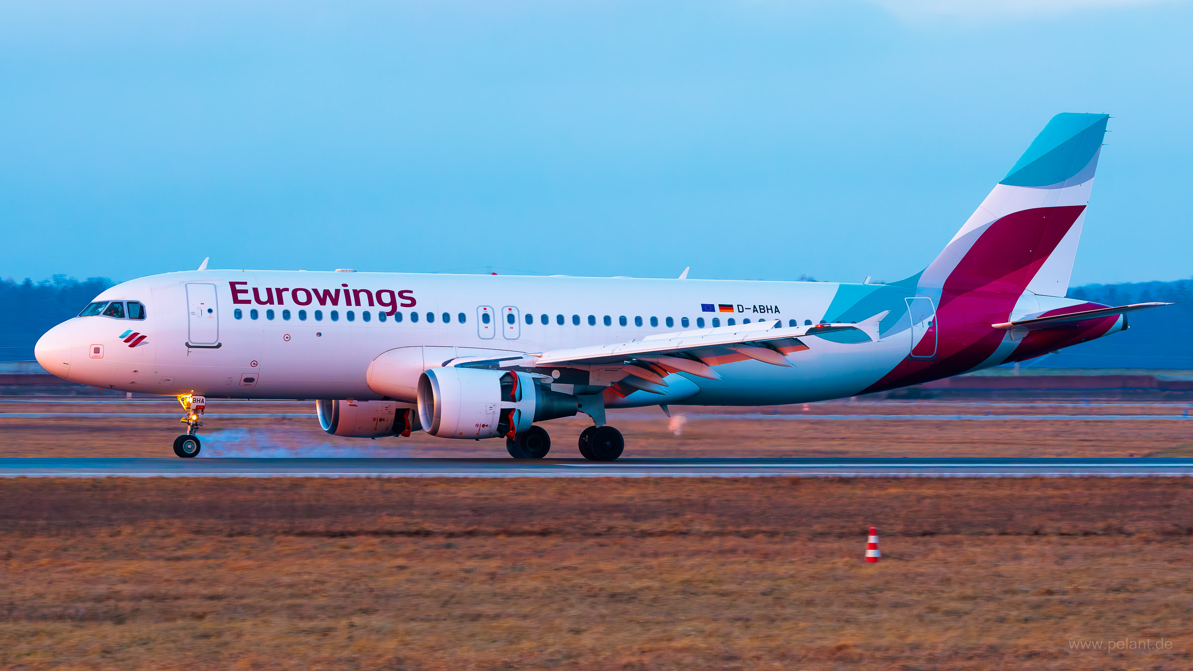 D-ABHA Eurowings Airbus A320-214 in Stuttgart / STR