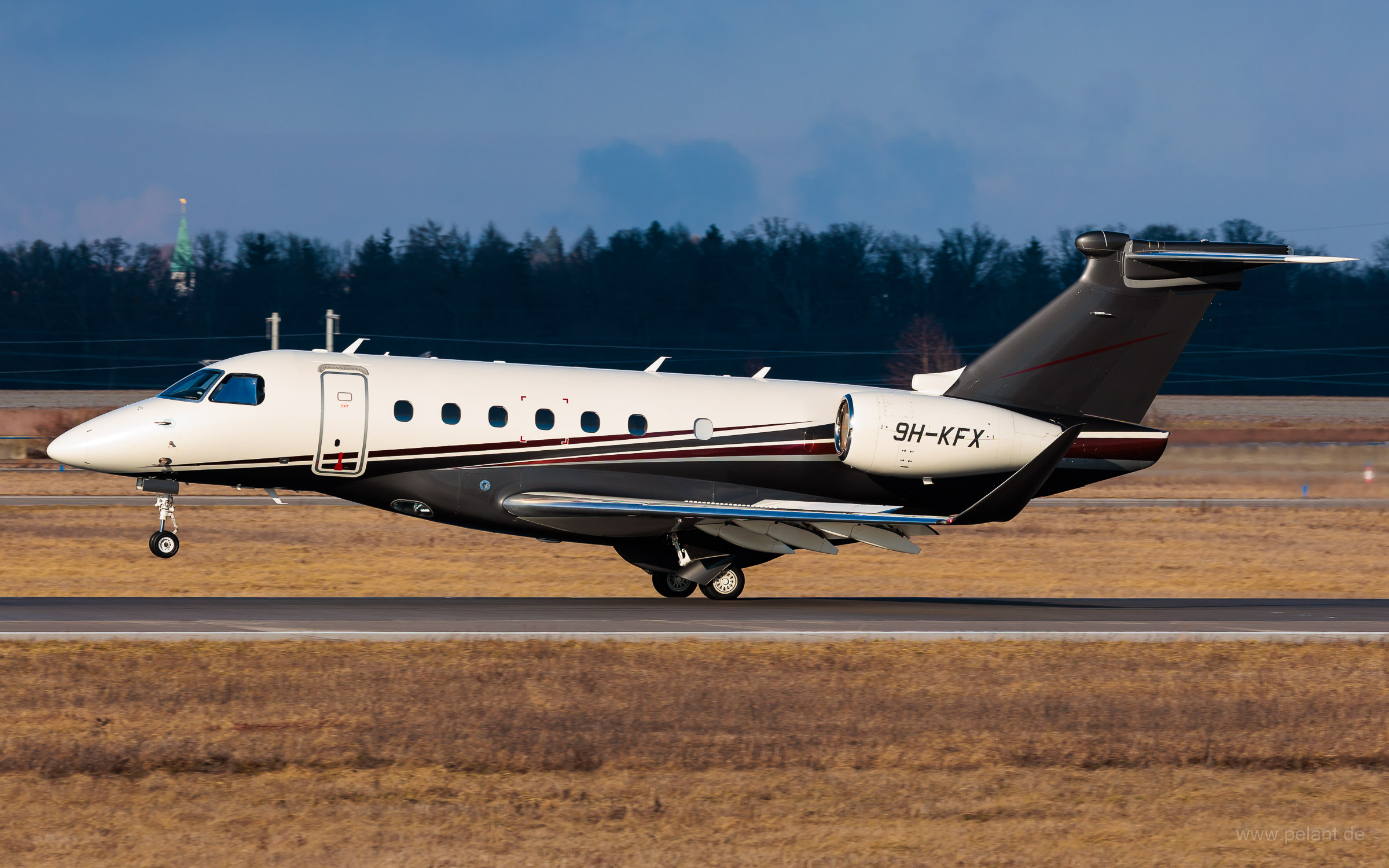 9H-KFX ? Embraer Praetor 600 in Stuttgart / STR