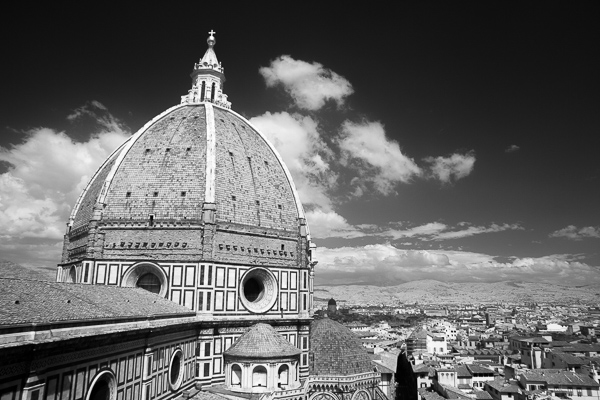 Blick auf die Kuppel der Kathedrale von Florenz Blick auf die Kuppel der Kathedrale von Florenz