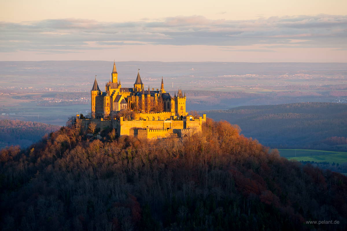 Burg Hohenzollern im Morgenlicht