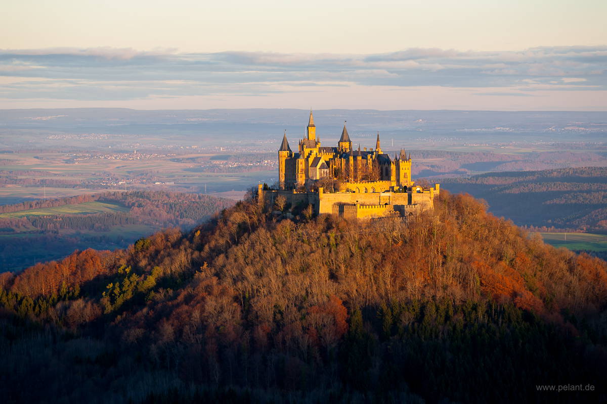 Burg Hohenzollern im Morgenlicht